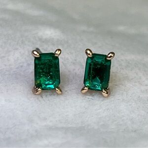 Danbury Mint Emerald Crystal Stud Earrings